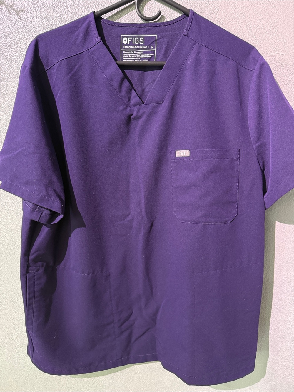Figs Deep Purple V-Neck Short Sleeve Scrub Top PO# 6728 size L